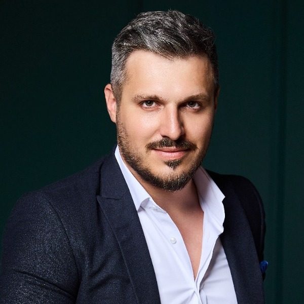 LiviuIordache-ezgif.com-crop (1)